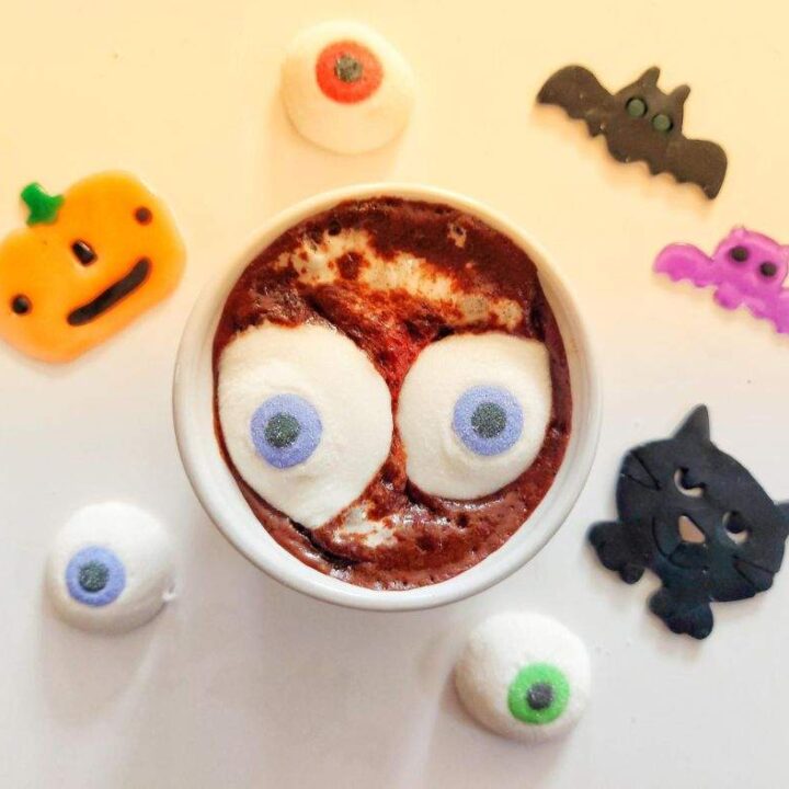 Halloween Eyeball Mug Cake